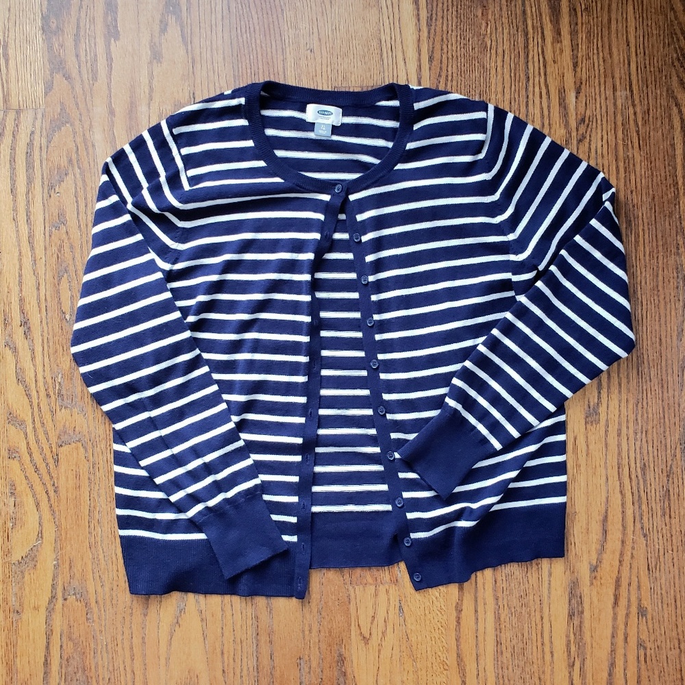 ⚡3/$26⚡NWOT Navy/White Striped Cardigan